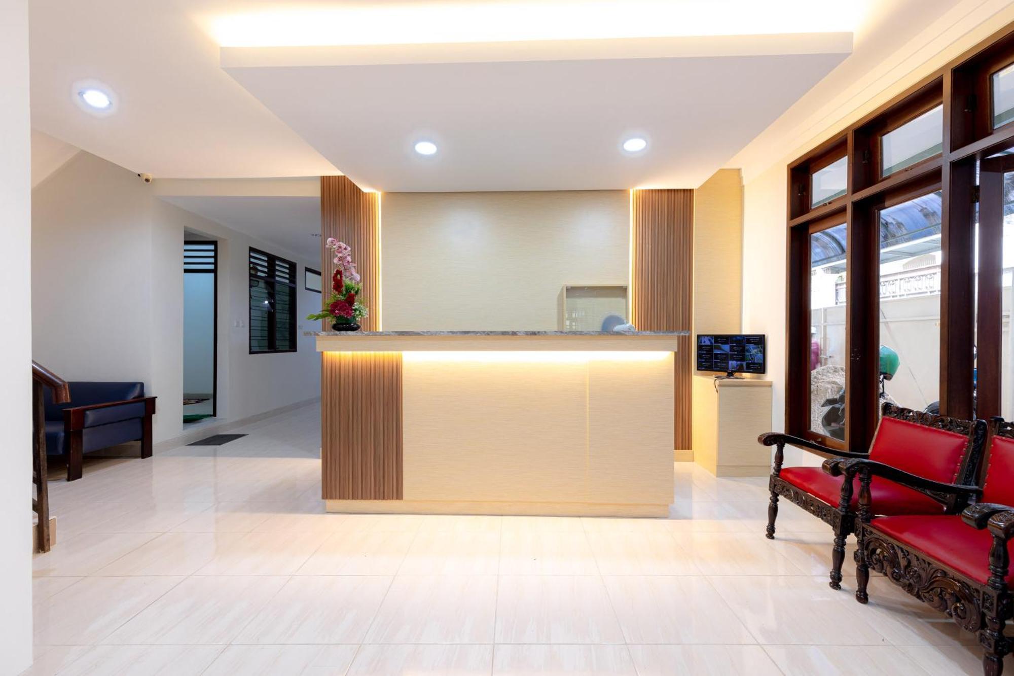 Urbanview Mitra Near Grand Indonesia Hotel